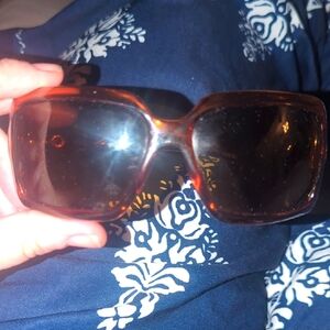 Authentic Gucci Stylish Brown Sunglasses